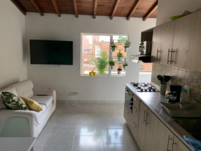 Apartamento remodelado en el mejor sitio del centro de Medellín Home Aris 401